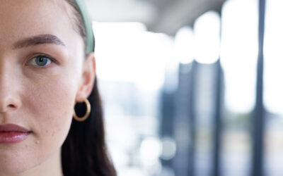 Cuidado esencial de la piel del rostro y el contorno de ojos