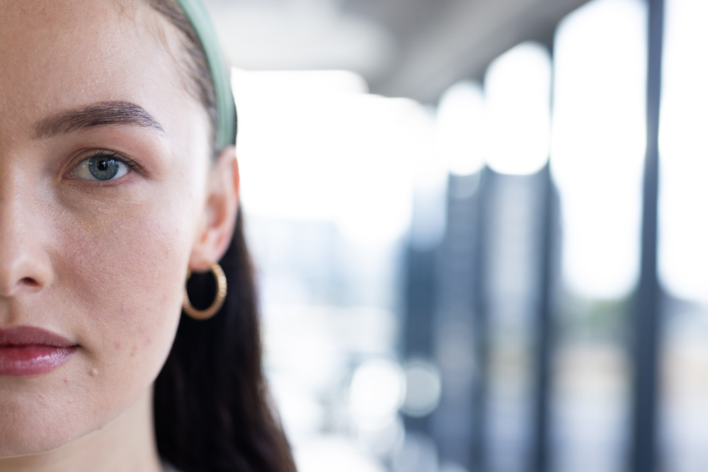 Cuidado esencial de la piel del rostro y el contorno de ojos